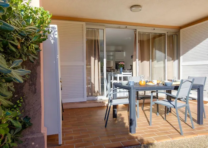 L'escale T2 Dans Résidence Avec Piscine, à 150m, Parking Appartamento Sainte-Maxime